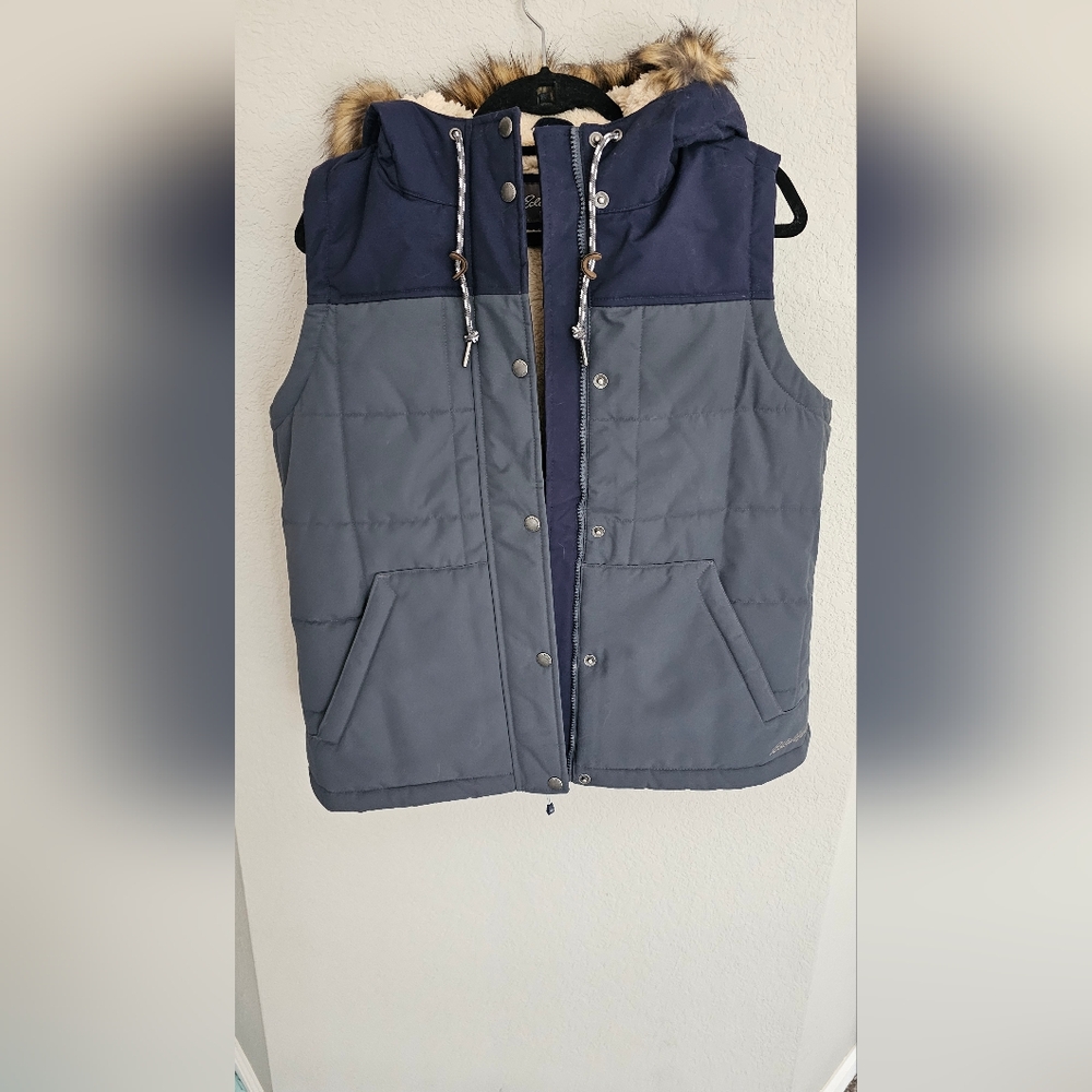 Eddie Bauer Emmons sherpa lined vest with faux fur hood size large